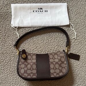 Coach Swinger - Maple